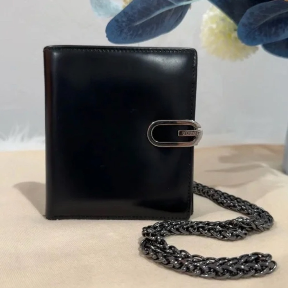 GUCCI G Clip Patent Leather Compact Wallet